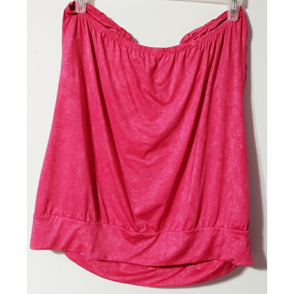 Pink strapless top with diamond brooch accent 2X - Picture 2 of 4